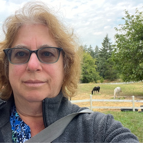 Meet your Posher, Hilary - Picture 1 of 1